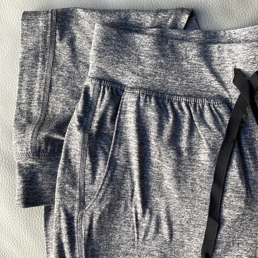 NWT - GapFit Brushed Tech Jersey Jogger - Picture 6 of 12